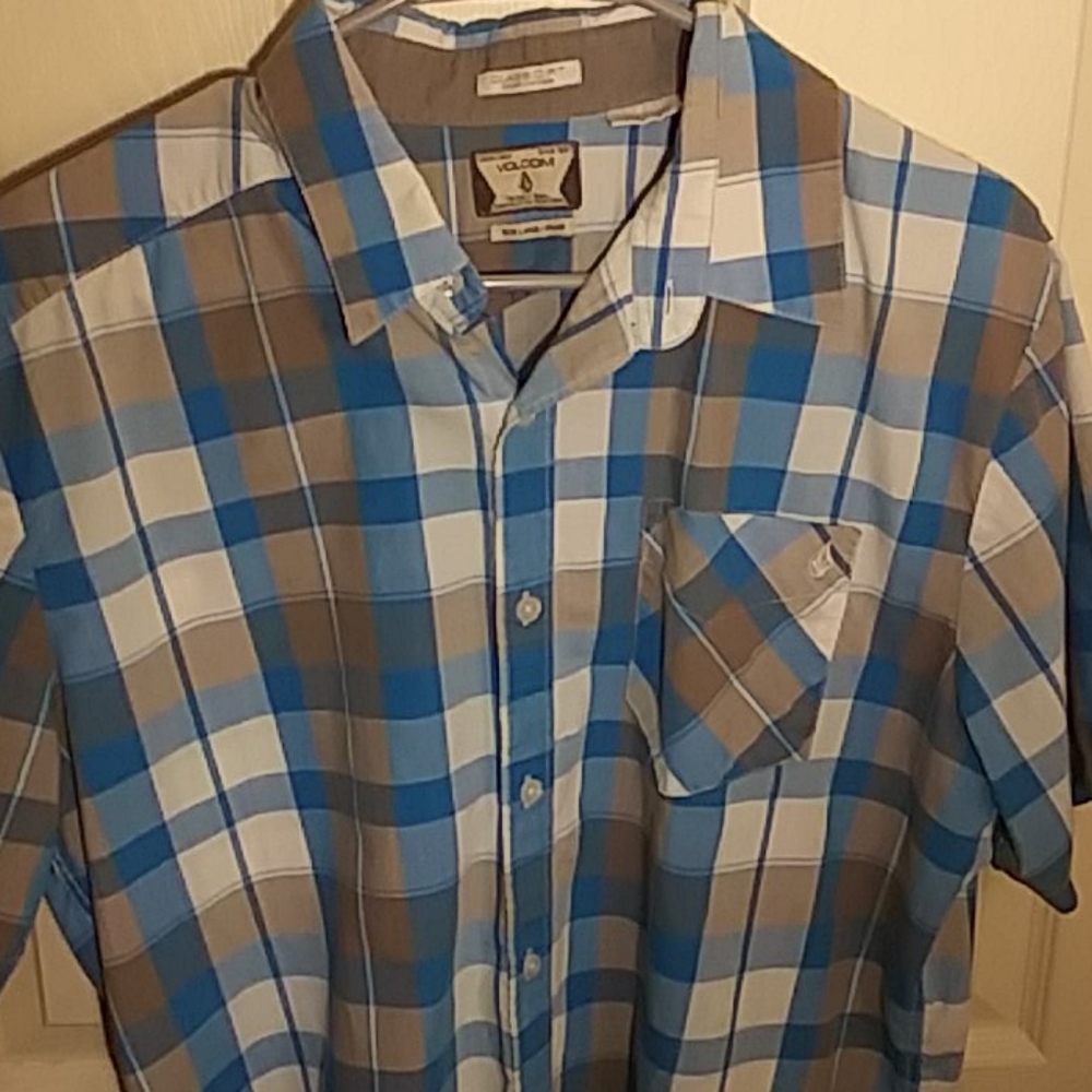 Volcom button down skateboarding shirt